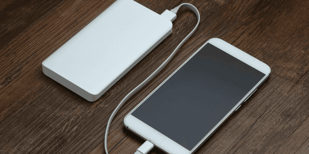 Powerbank - ładowanie telefonu komórkowego