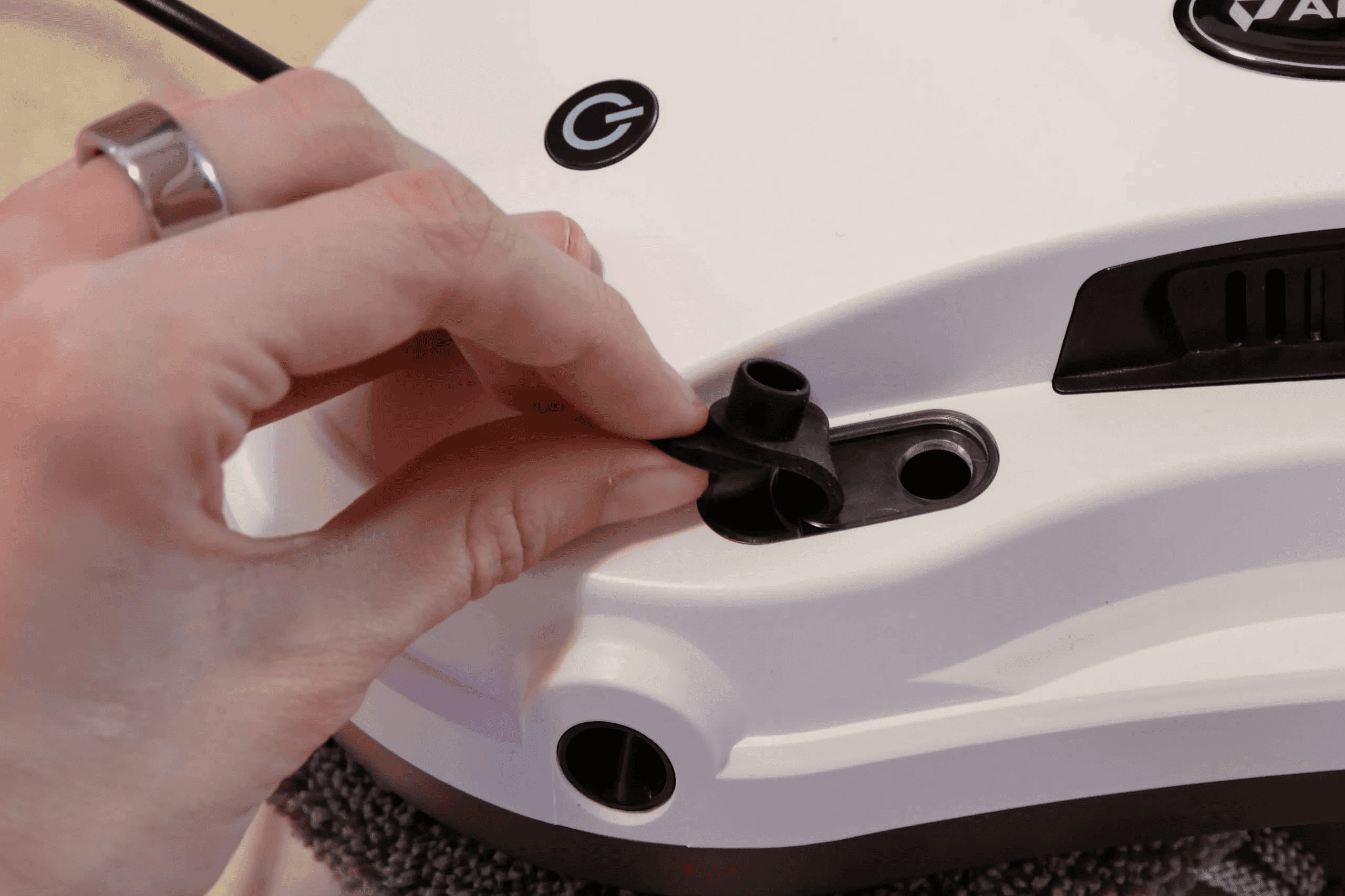 Robot na čištění oken AERIUM Dewis R480