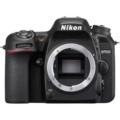 Nikon D7500 + 18-140 mm