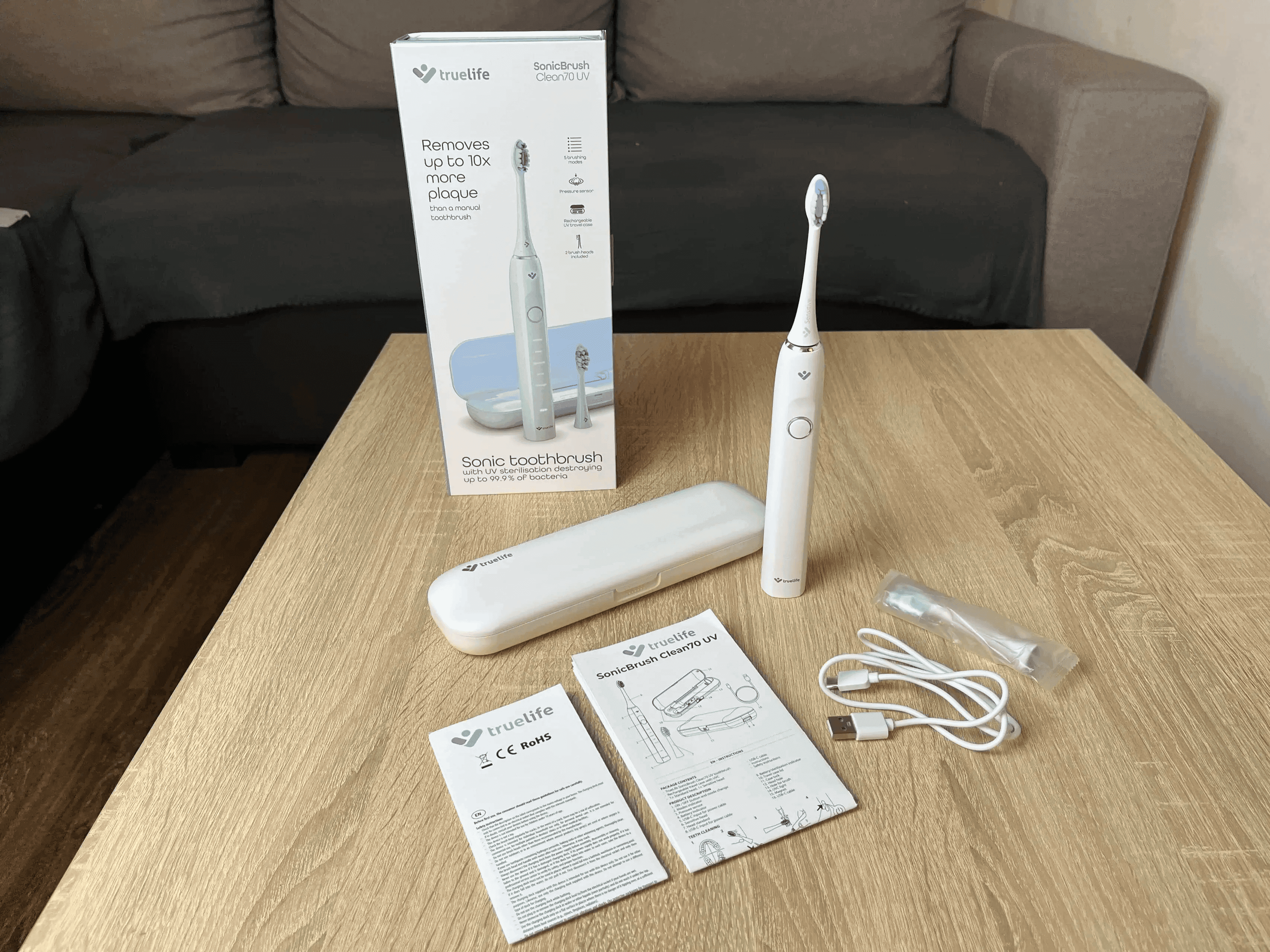 Zawartość opakowania TrueLife SonicBrush Clean70 UV