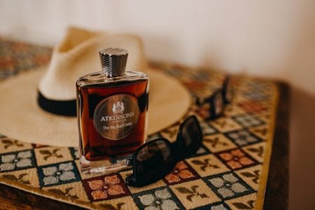 Perfumy o intrygującym zapachu - elegancki prezent dla dziadka