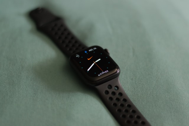 Nowoczesny smartwatch - prezent dla wędkarza