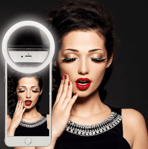 Lampka do selfie – nowoczesny prezent na panieński