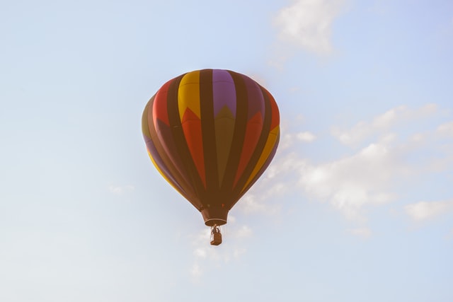 Lot balonem o wschodzie słońca - prezent na 30-tkę