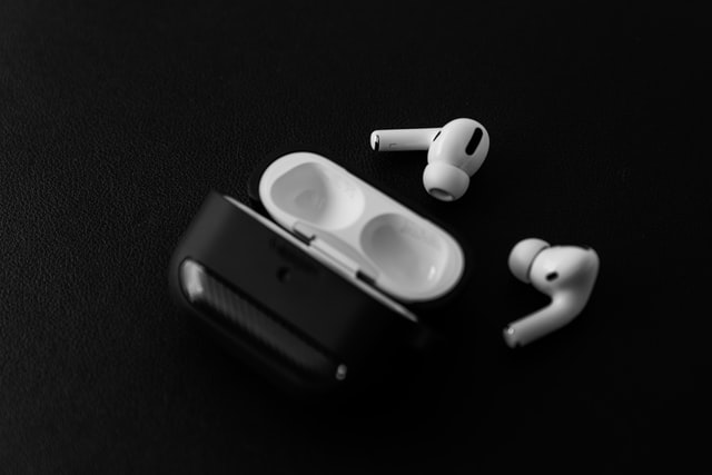 Słuchawki bezprzewodowe - pomysł na prezent na 30-tkę