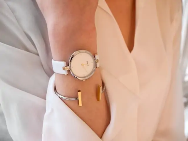 Elegancki zegarek – prezent na bierzmowanie od dziadków