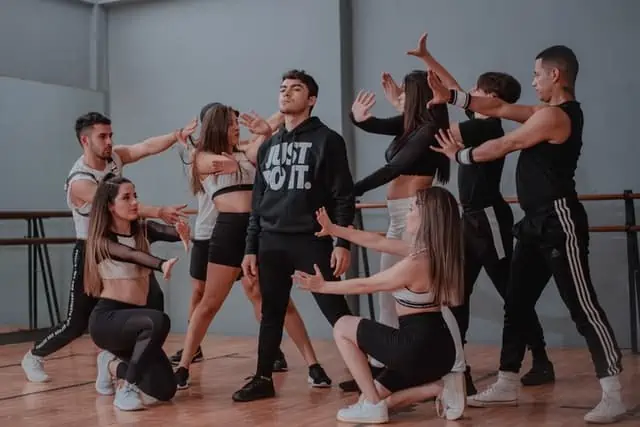 Zajęcia taneczne – voucher na prezent dla nastolatków