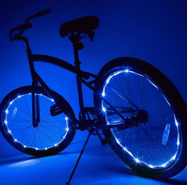 Lampki rowerowe – ciekawy prezent dla rowerzysty