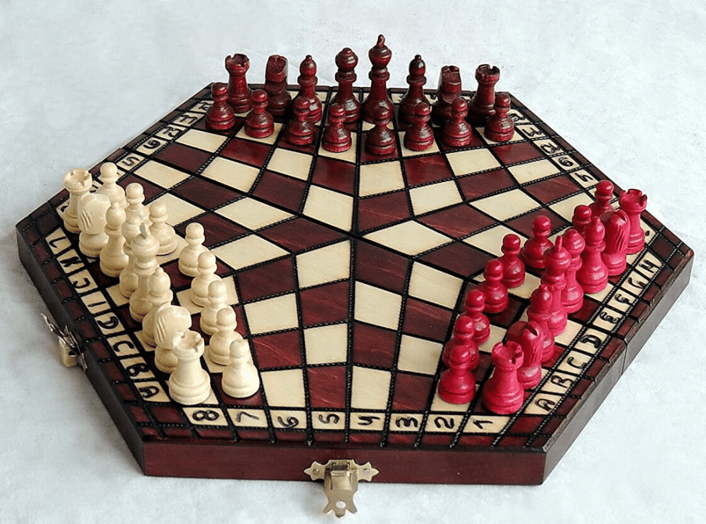 Szachy trzyosobowe – oryginalny prezent dla szachisty