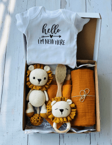 Pudełko z upominkami – zestaw prezentowy na Baby Shower