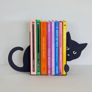 Podpórka do książek – prezent dla miłośniczki kotów i literatury
