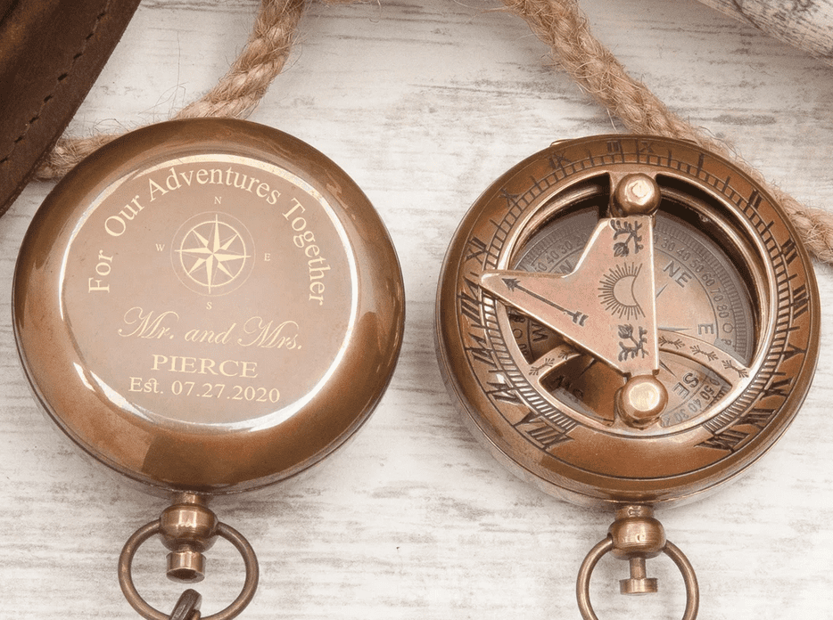 Kompas z wybranym cytatem - piękny prezent na rocznicę ślubu