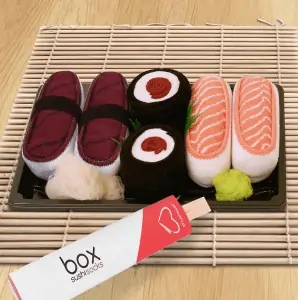 Skarpetki sushi - drobny upominek dla narzeczonej